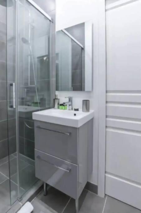 Roses Appartement Proche Sacree-Coeur/Montmarte Париж Екстериор снимка